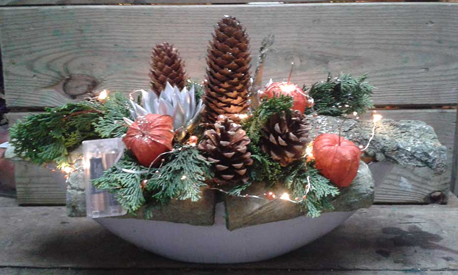 bloemstuk 5 - kerstschaal - € 35,00